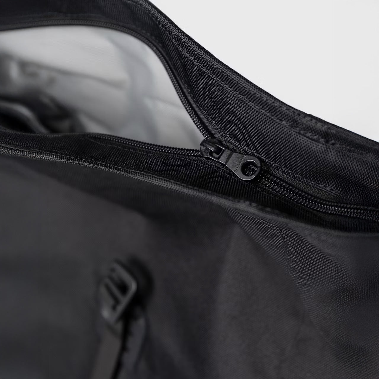 Icon Rolltop Backpack L (Black)