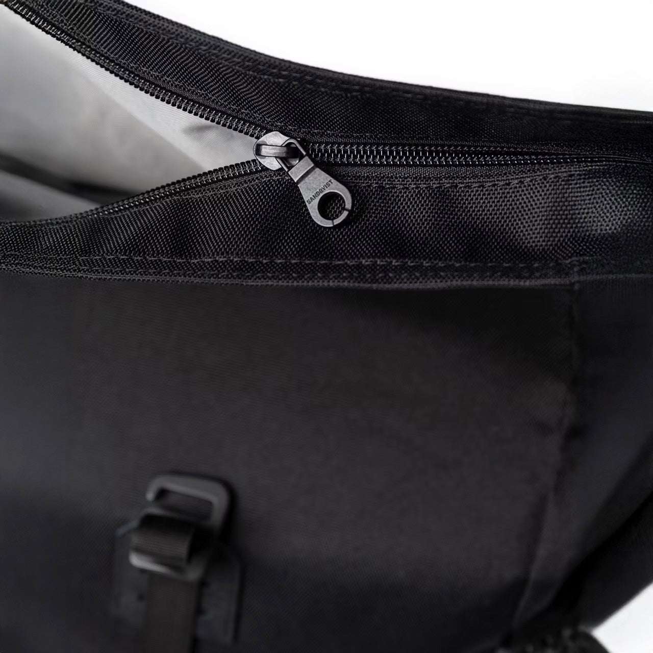 Icon Rolltop Backpack M (Black)
