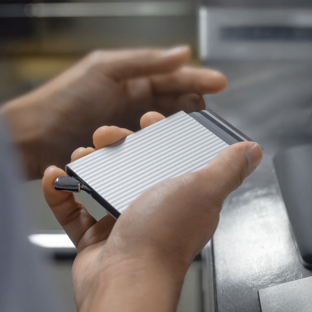 Premium Fluted Card Protector (Silver)