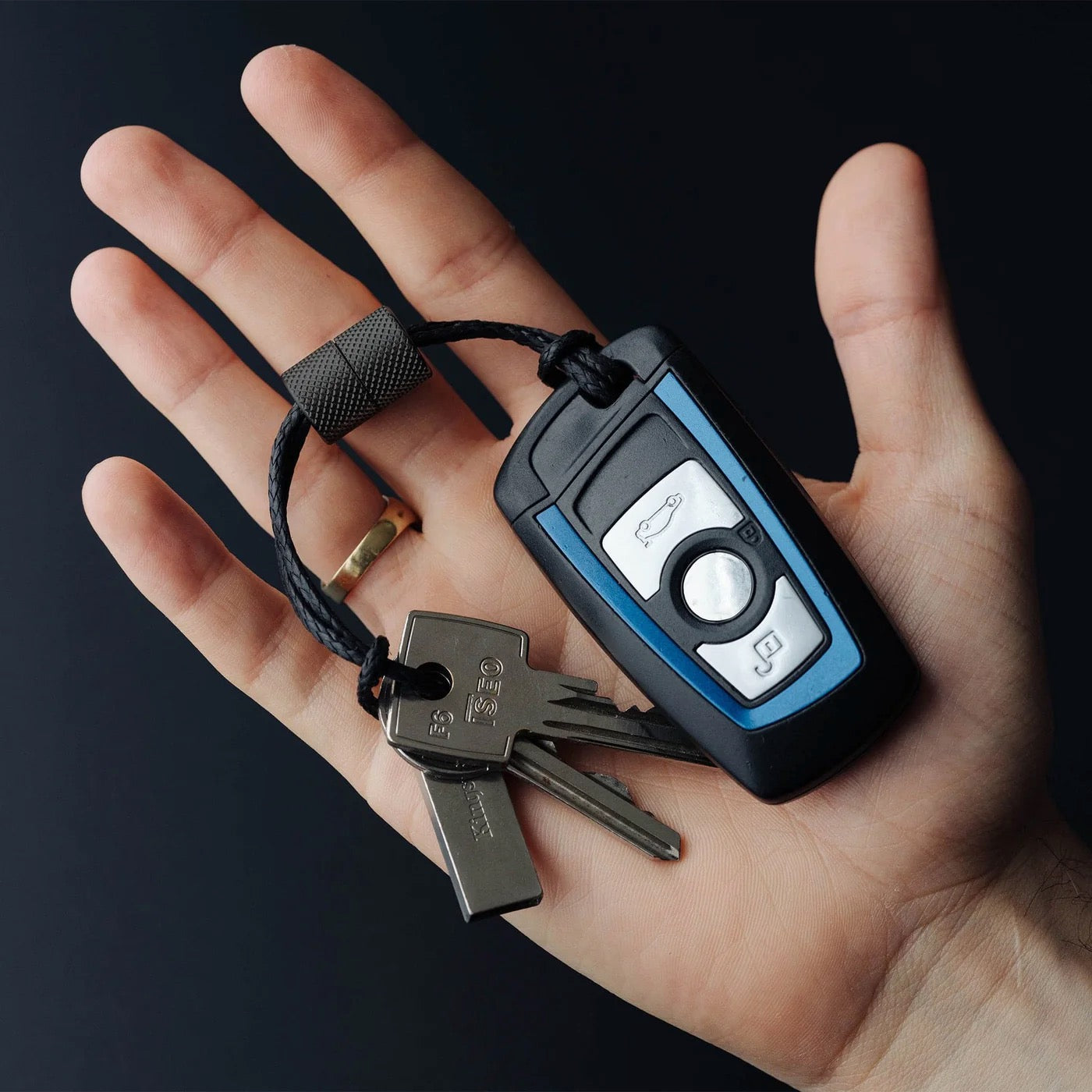 Black Steel Key Loop