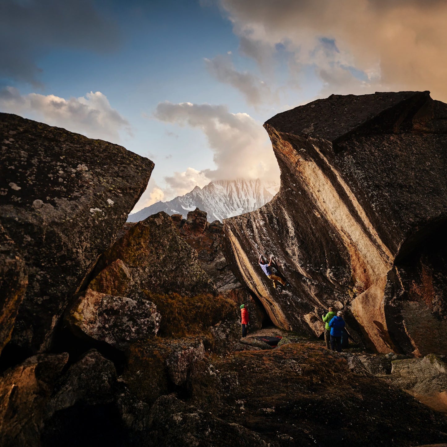 Bouldering: Climbing, No Ropes Attached